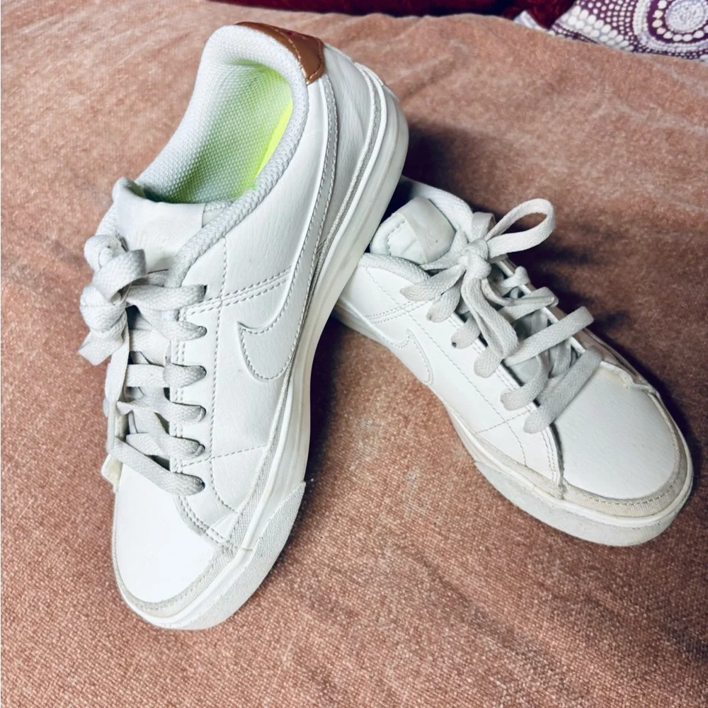 Nike White and Brown Sneakers - Picture 2 of 9